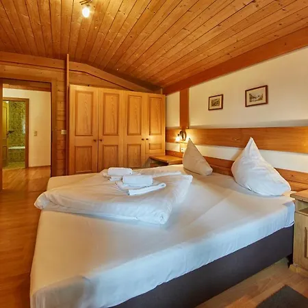 Landhaus Ellmau By Holidayflats24 * Saalbach